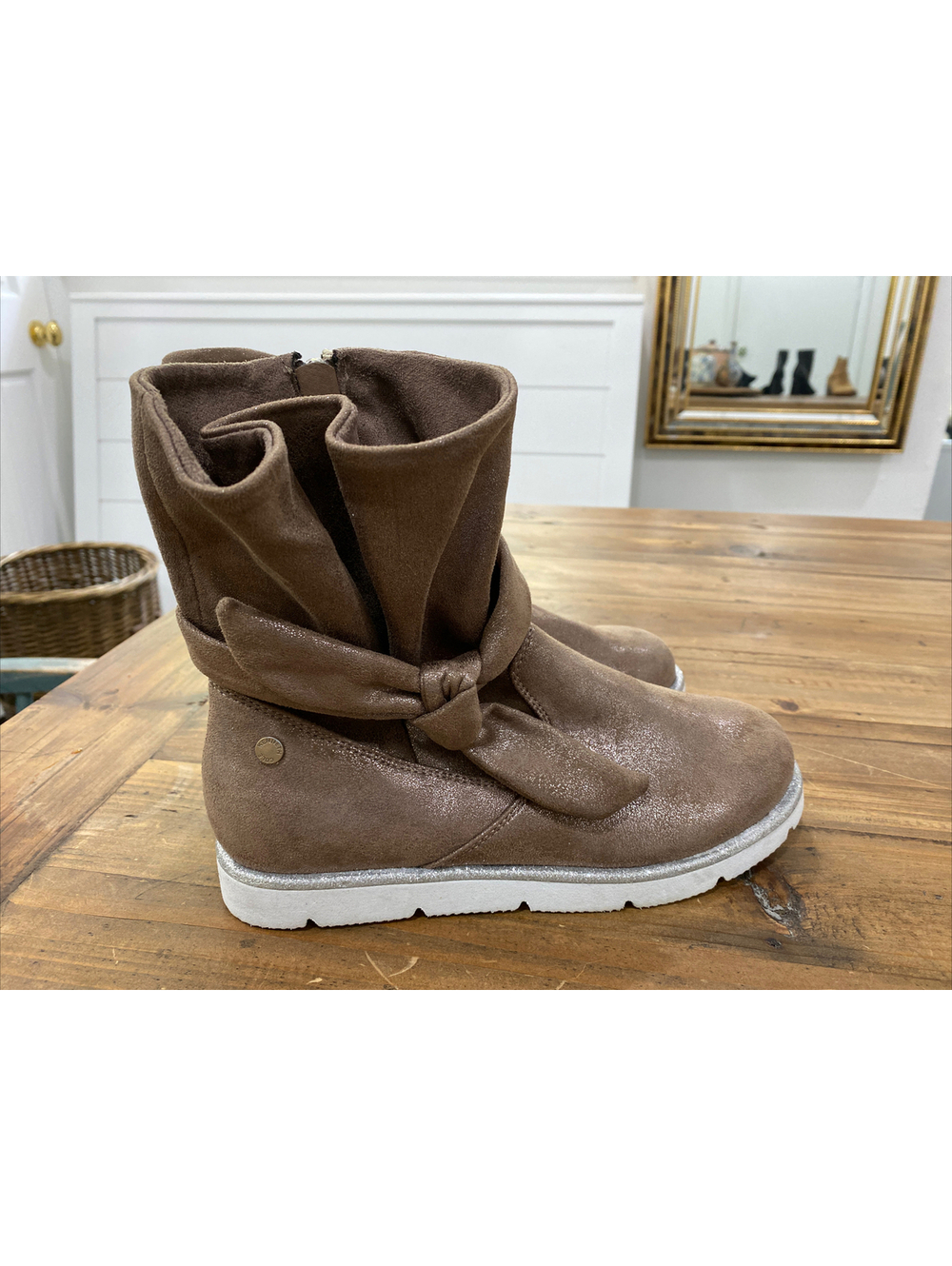Kenneth Cole Woman Ankle Boots Light Brown Size 5M Light Weight Extra Comfort